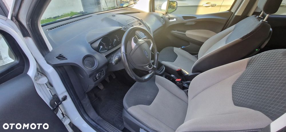 Ford Tourneo Courier 1.5 TDCi Ambiente - 10