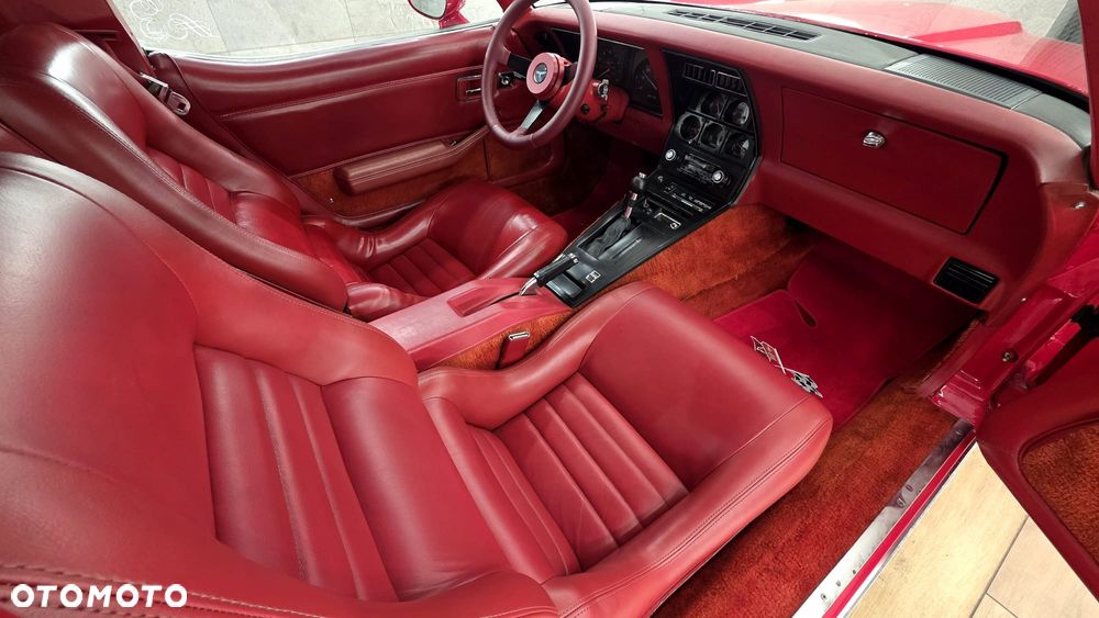 Chevrolet Corvette - 19
