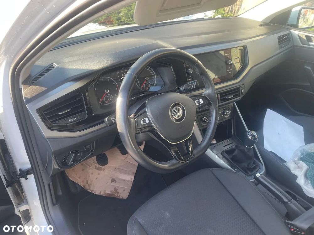 Volkswagen Polo 1.0 TSI Blue Motion - 5