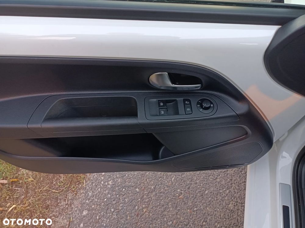Volkswagen up! club - 18