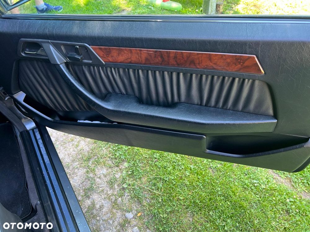 Mercedes-Benz W124 (1984-1993) - 28