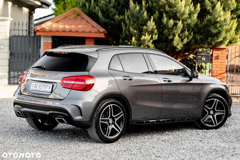 Mercedes-Benz GLA 250 4Matic 7G-DCT AMG Line - 11