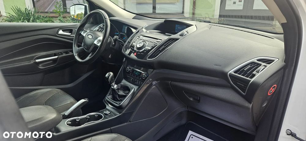 Ford Kuga 2.0 TDCi 2x4 Titanium - 22