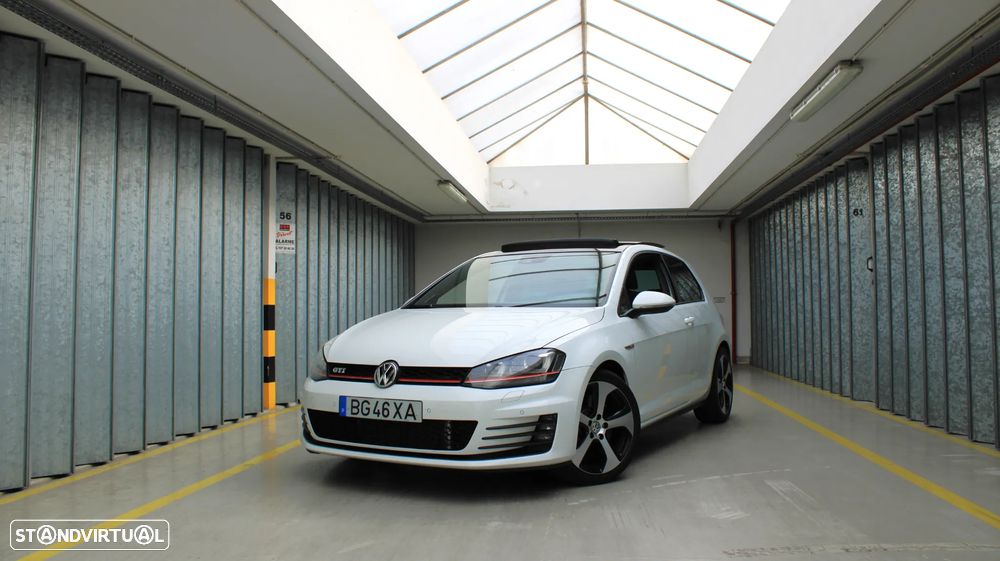 VW Golf GTI Performance BlueMotion - 1