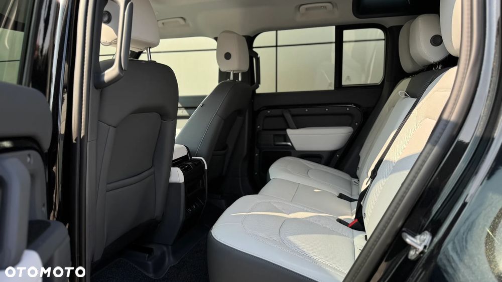 Land Rover Defender - 9