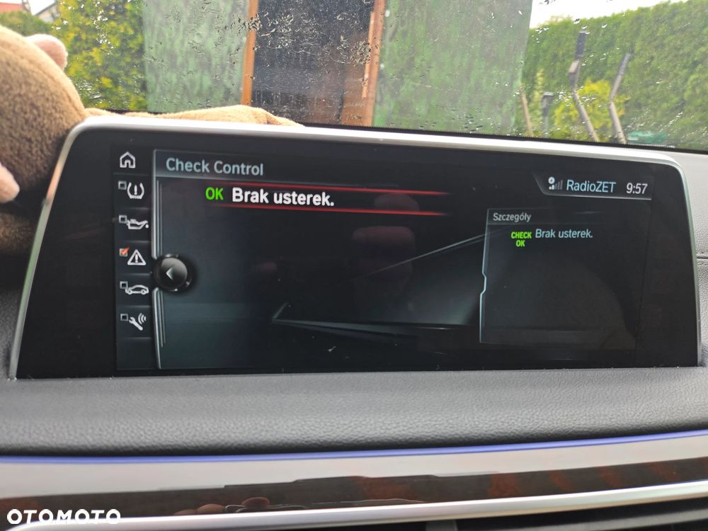 BMW Seria 7 750i xDrive - 17