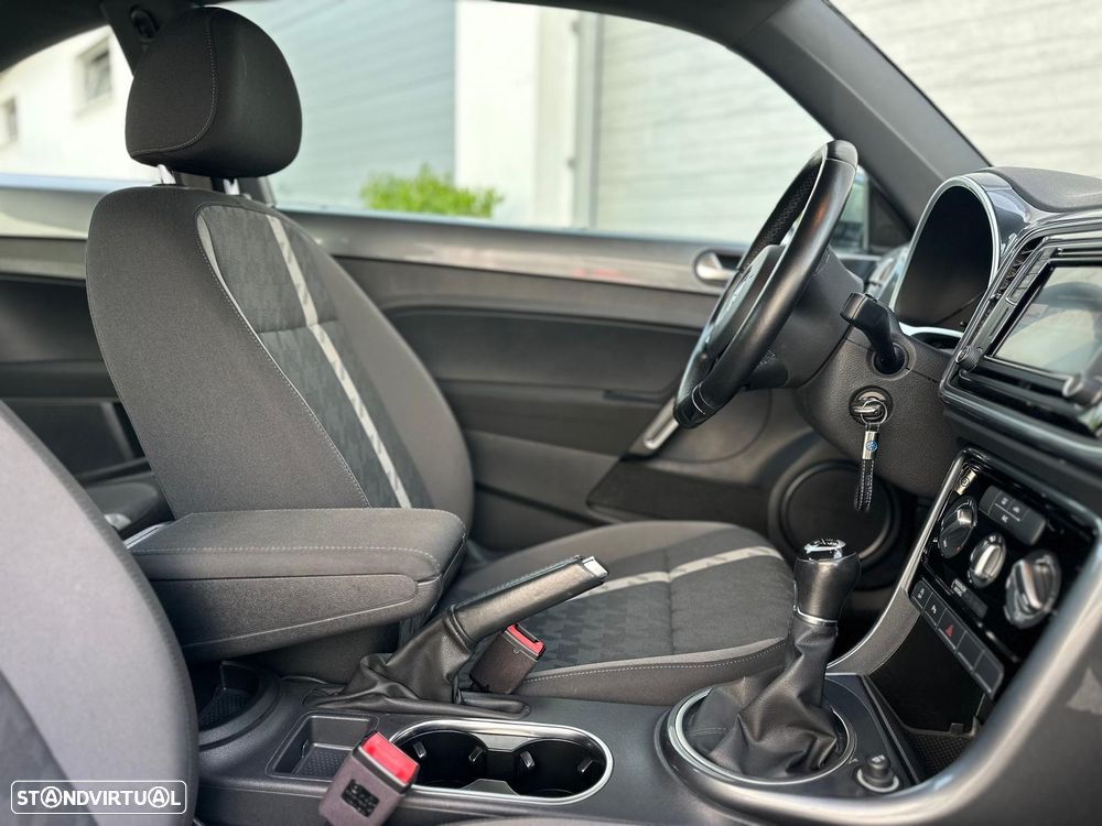 VW New Beetle - 14