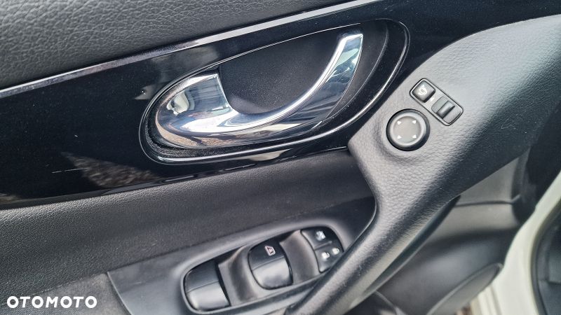 Nissan Qashqai 1.2 DIG-T N-Vision - 24