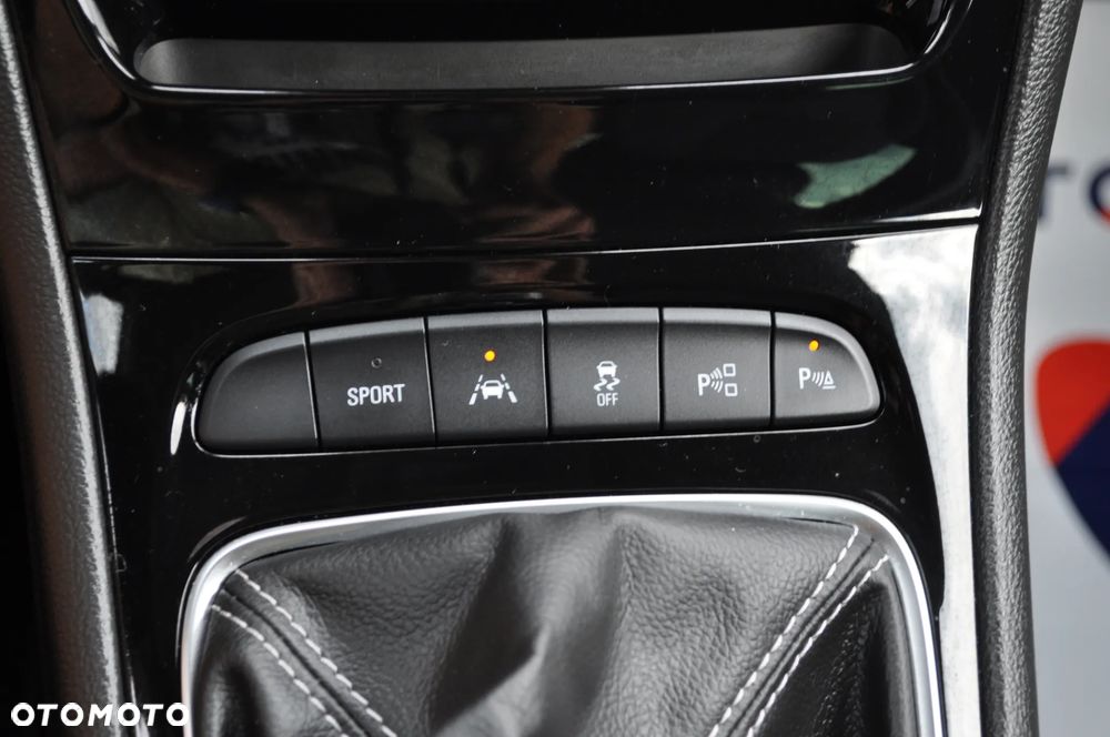 Opel Astra 1.4 Turbo Dynamic - 30
