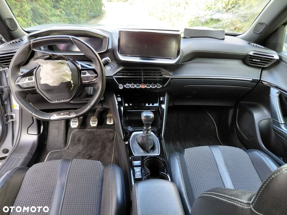 Peugeot 2008 1.2 PureTech GT Line S&S - 21