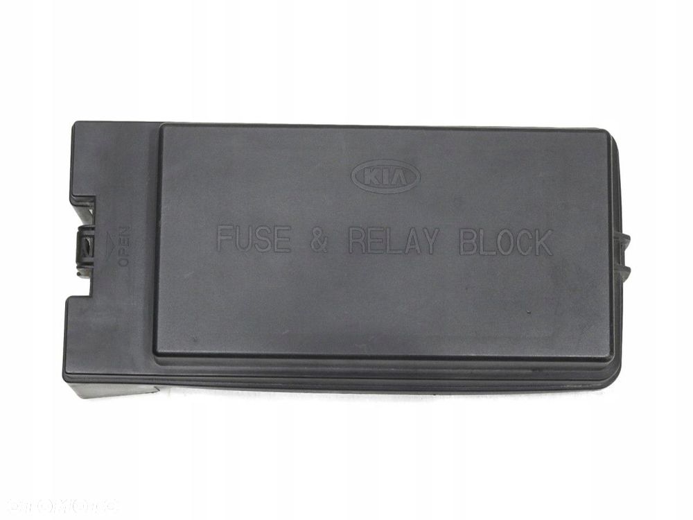 POKRYWA SKRZYNKI BEZPIECZNIKÓW KIA SORENTO I 2.4 B - 1