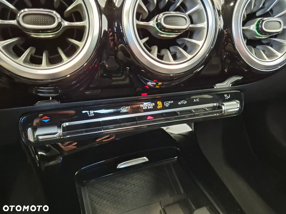 Mercedes-Benz CLA 180 mHEV Progressive 7G-DCT - 19