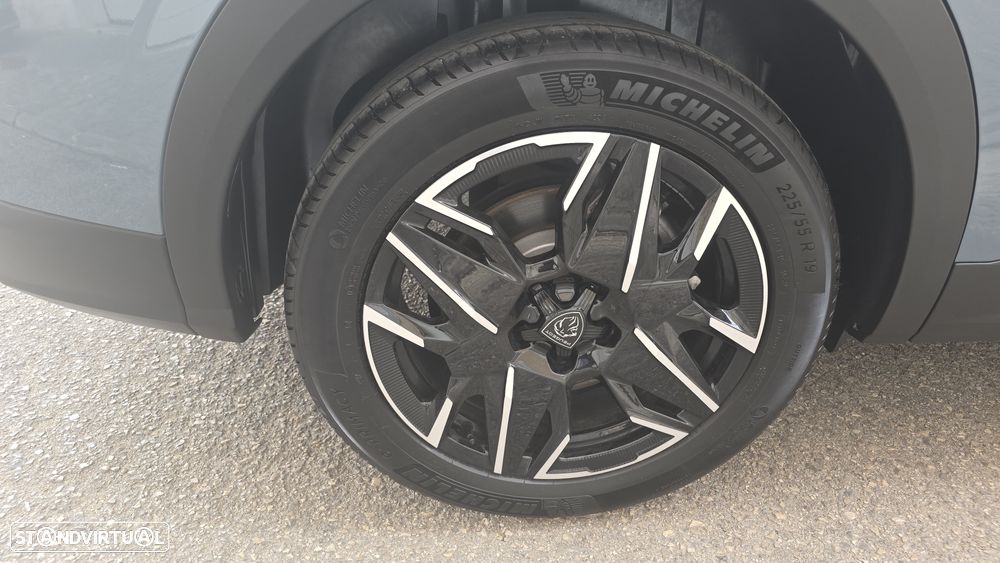 Peugeot 5008 1.2 Hybrid Allure e-DCS6 - 25