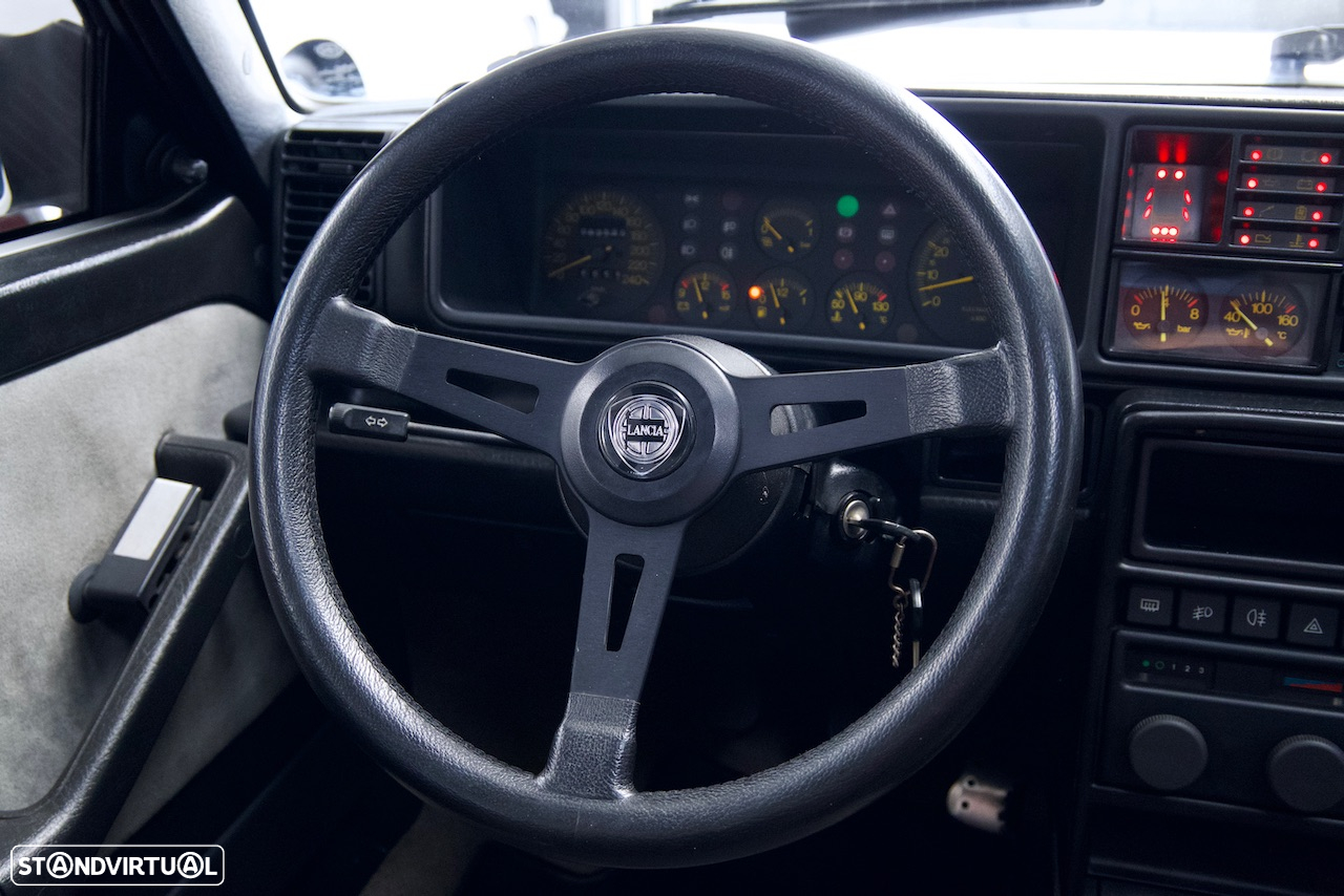 Lancia Delta 2.0 HF Integrale - 24