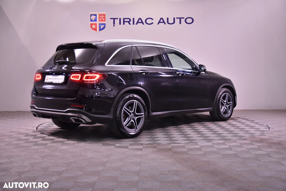 Mercedes-Benz GLC 300 4Matic 9G-TRONIC AMG Line - 5