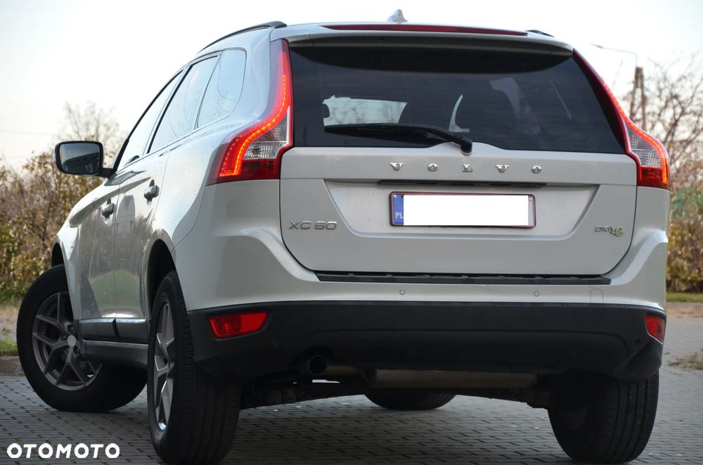 Volvo XC 60 D4 Momentum - 8