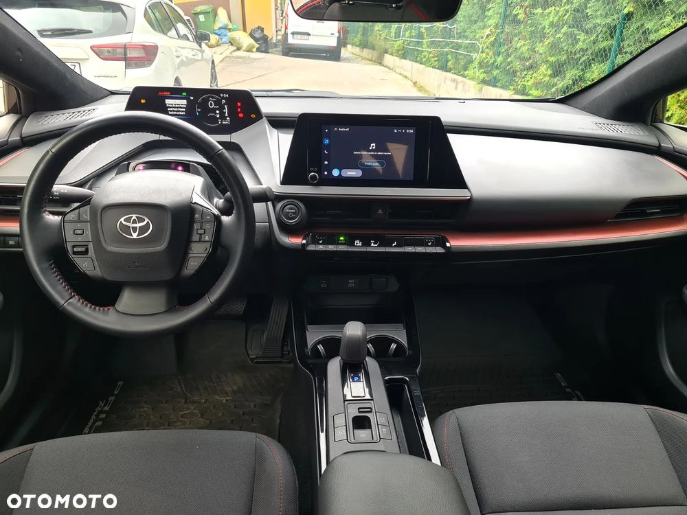 Toyota Prius Plug-in Hybrid - 12
