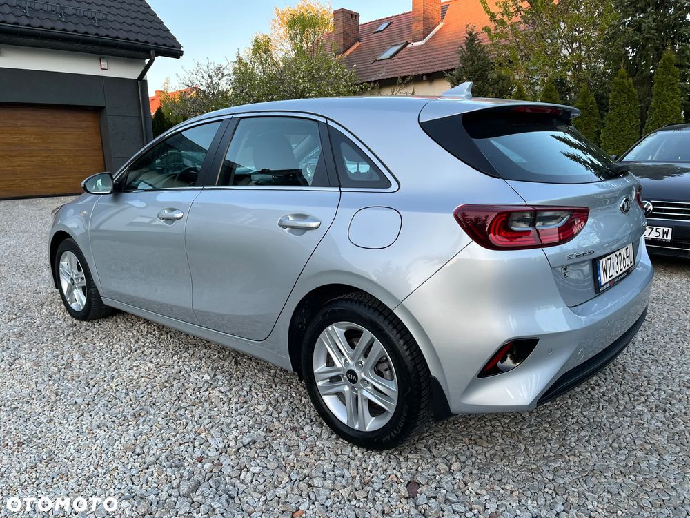 Kia Ceed 1.6 CRDi mHEV M - 2