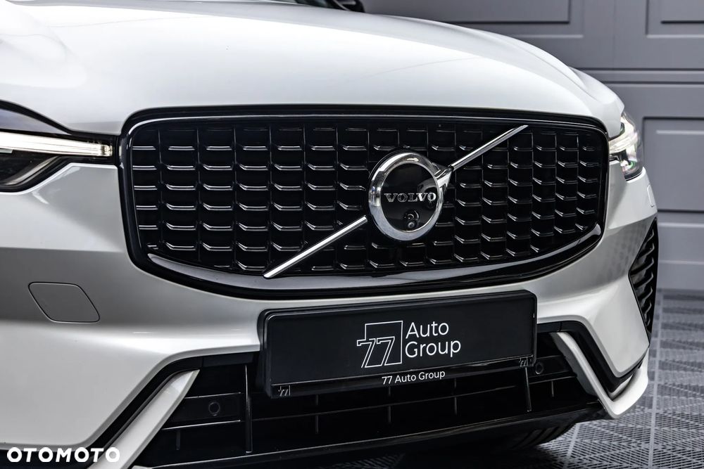 Volvo XC 60 B4 D AWD Plus Dark - 35