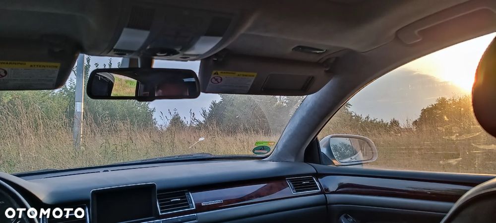 Audi A8 4.2 L Quattro - 16