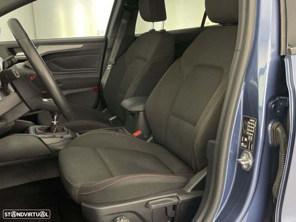 Ford Focus 1.0 EcoBoost MHEV ST-Line - 18