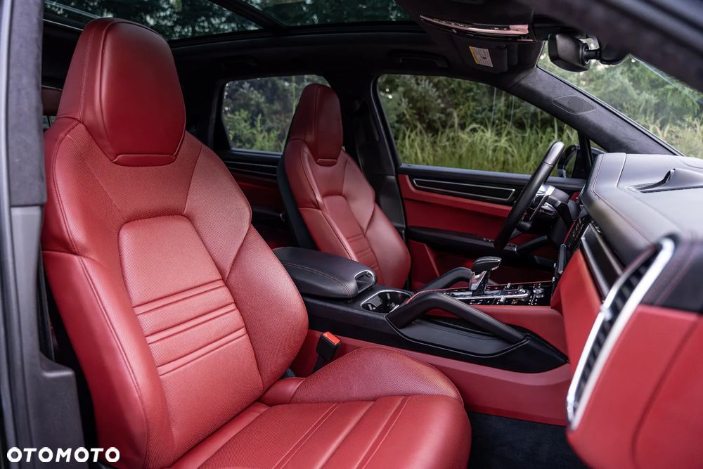 Porsche Cayenne GTS - 26