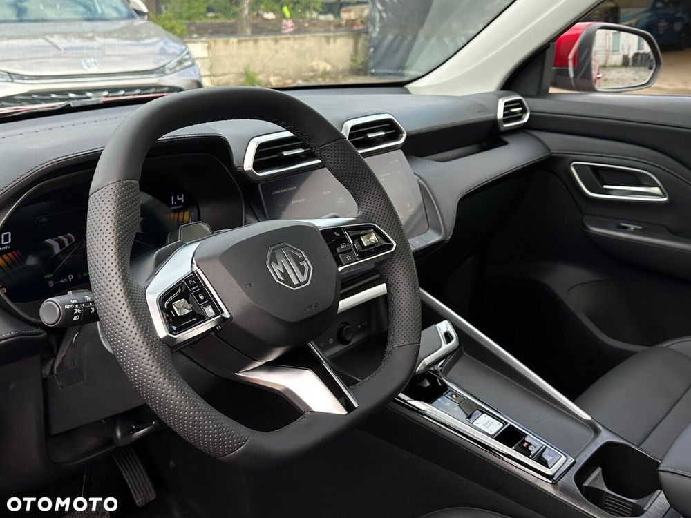 MG ZS Hybrid+ - 11