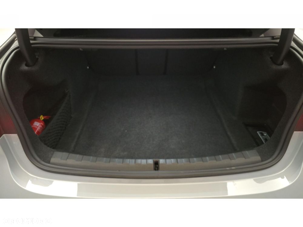 BMW Seria 3 320d xDrive mHEV M Sport - 24