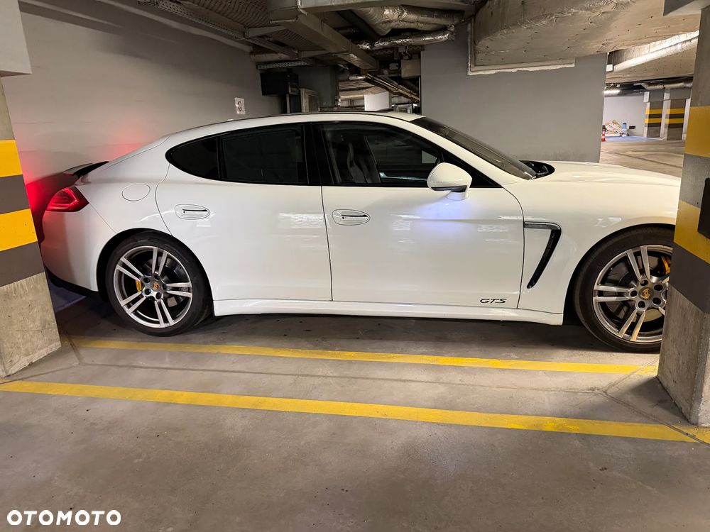 Porsche Panamera GTS PDK - 4