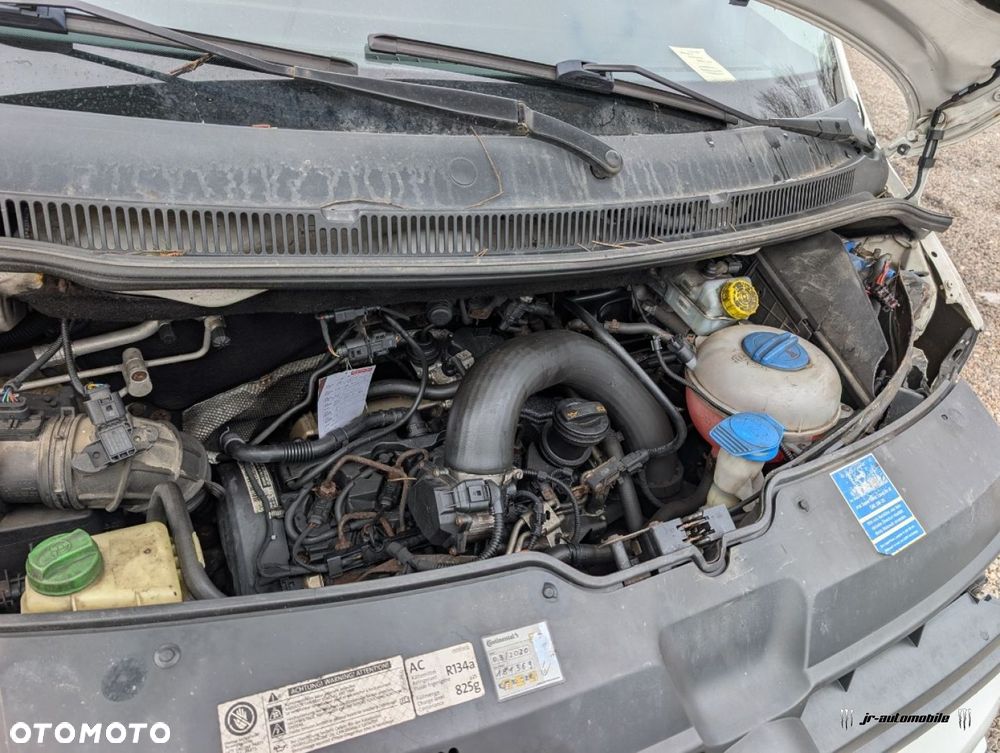 Volkswagen Caravelle - 6