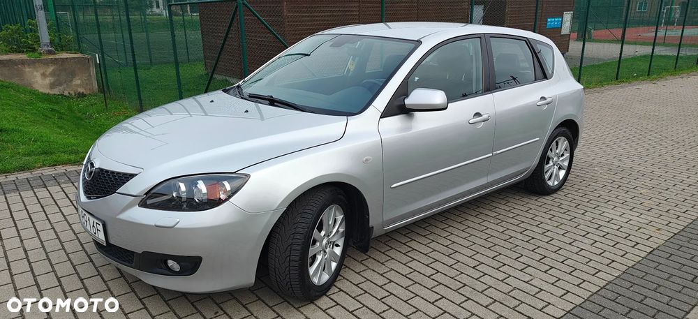 Mazda 3 1.6 Active + - 7