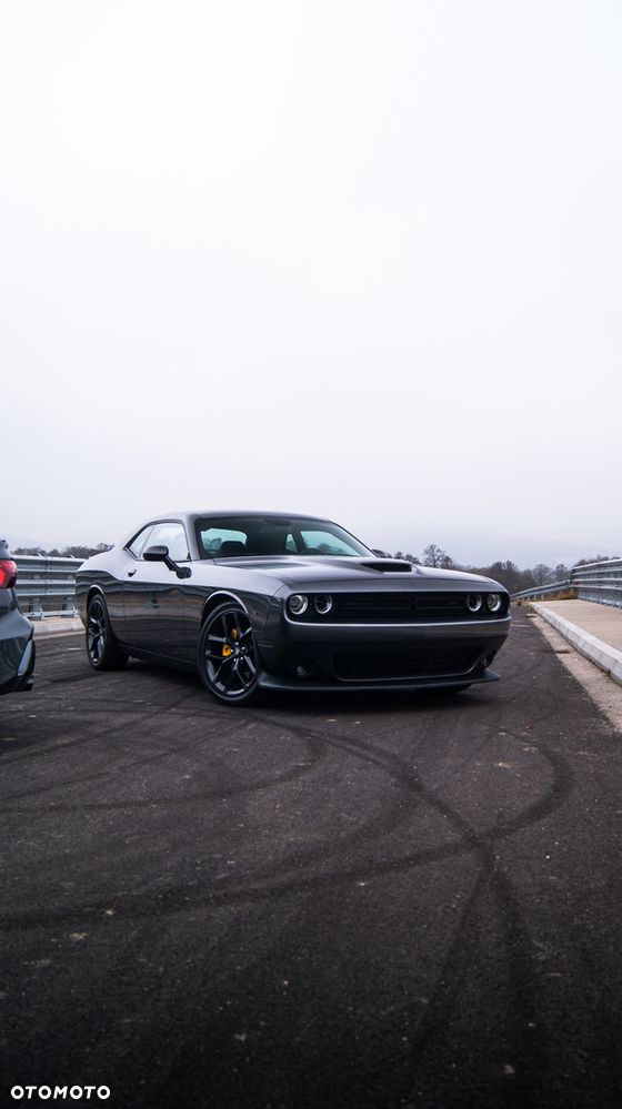 Dodge Challenger - 1