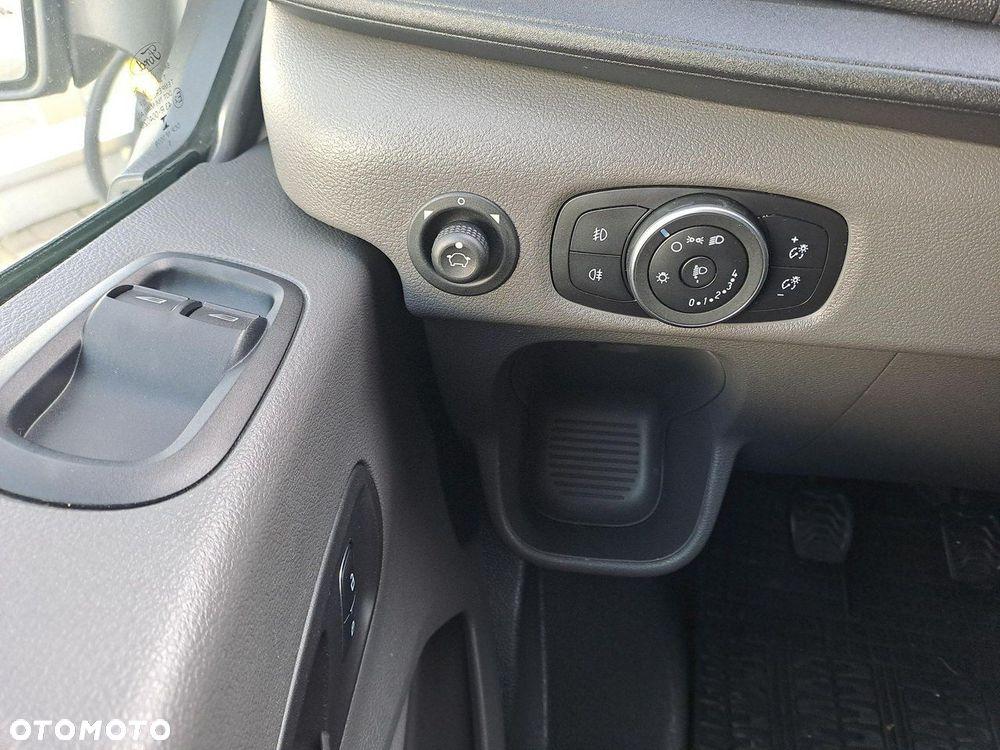 Ford Transit - 17