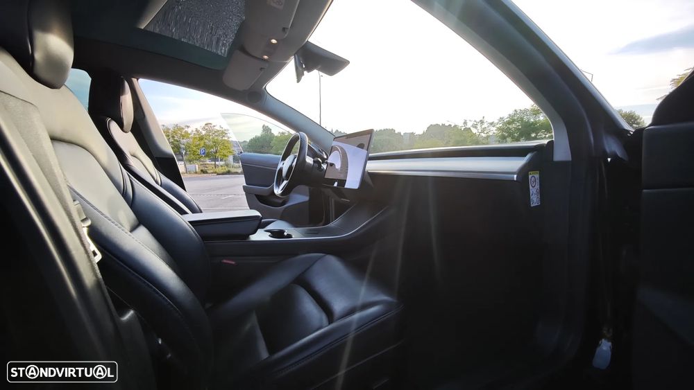 Tesla Model 3 Long-Range Dual Motor AWD - 17