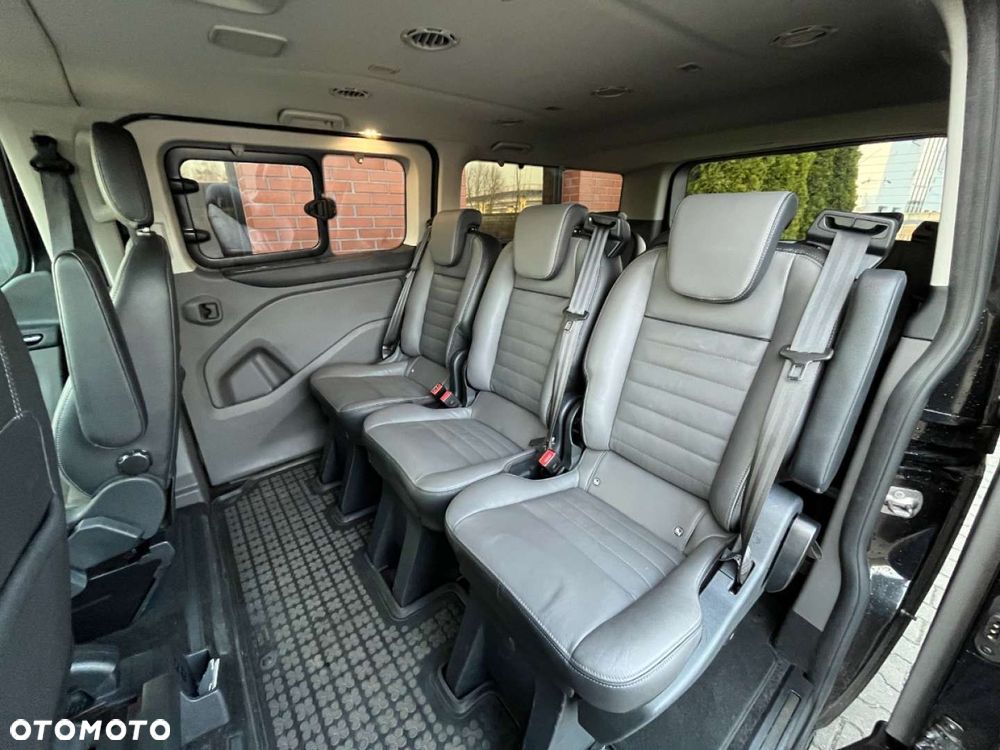 Ford Tourneo Custom - 31