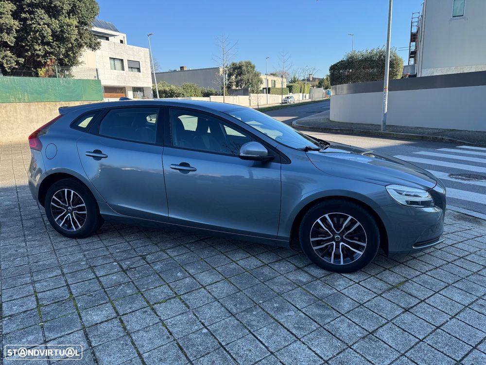 Volvo V40 2.0 D3 Momentum - 5