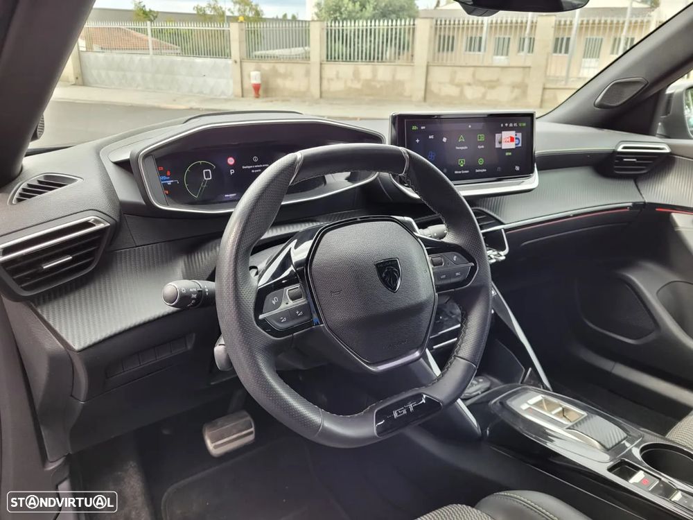 Peugeot 2008 1.2 PureTech GT EAT8 - 14