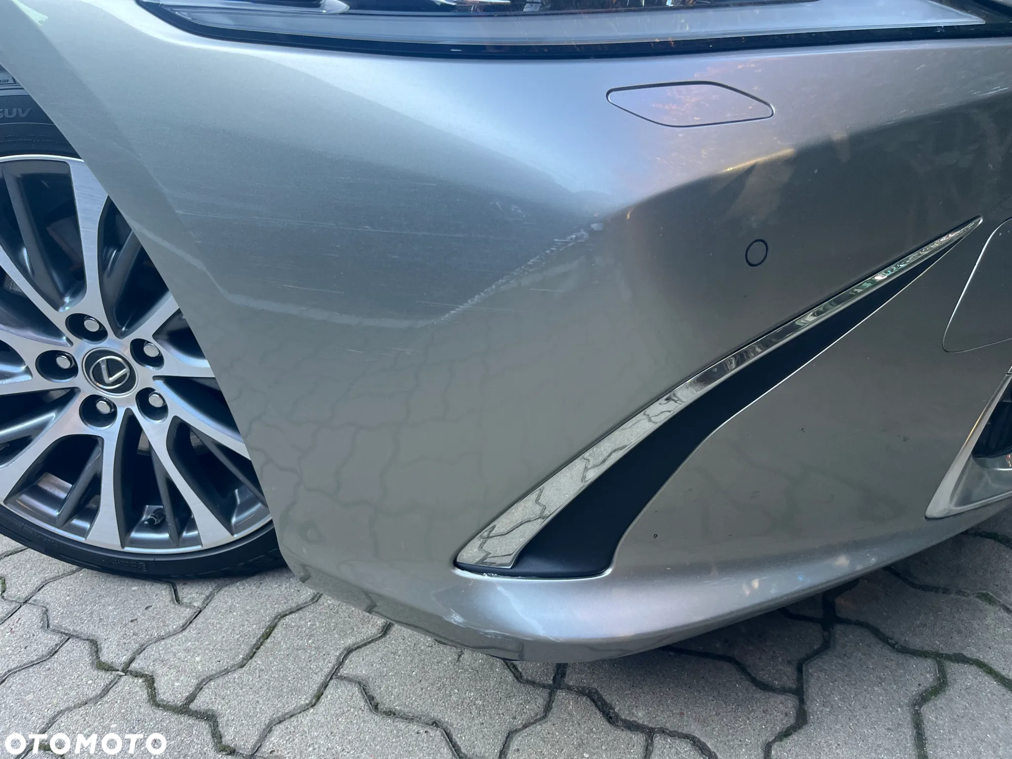 Lexus ES 300h Business Edition - 17