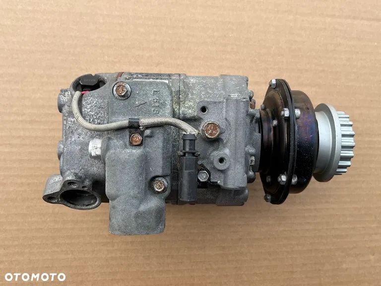 SPRĘŻARKA KLIMATYZACJI KOMPRESOR 7H0820805J VW T5 CARAVELLE DOKA MULTIVAN TRANSPORTER 2.5 TDI TOUAREG PHAETON 5.0 TDI - 3