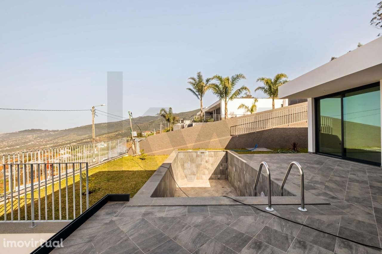 Moradia T3 Moderna com Vista Mar – Arco da Calheta - Grande imagem: 3/60