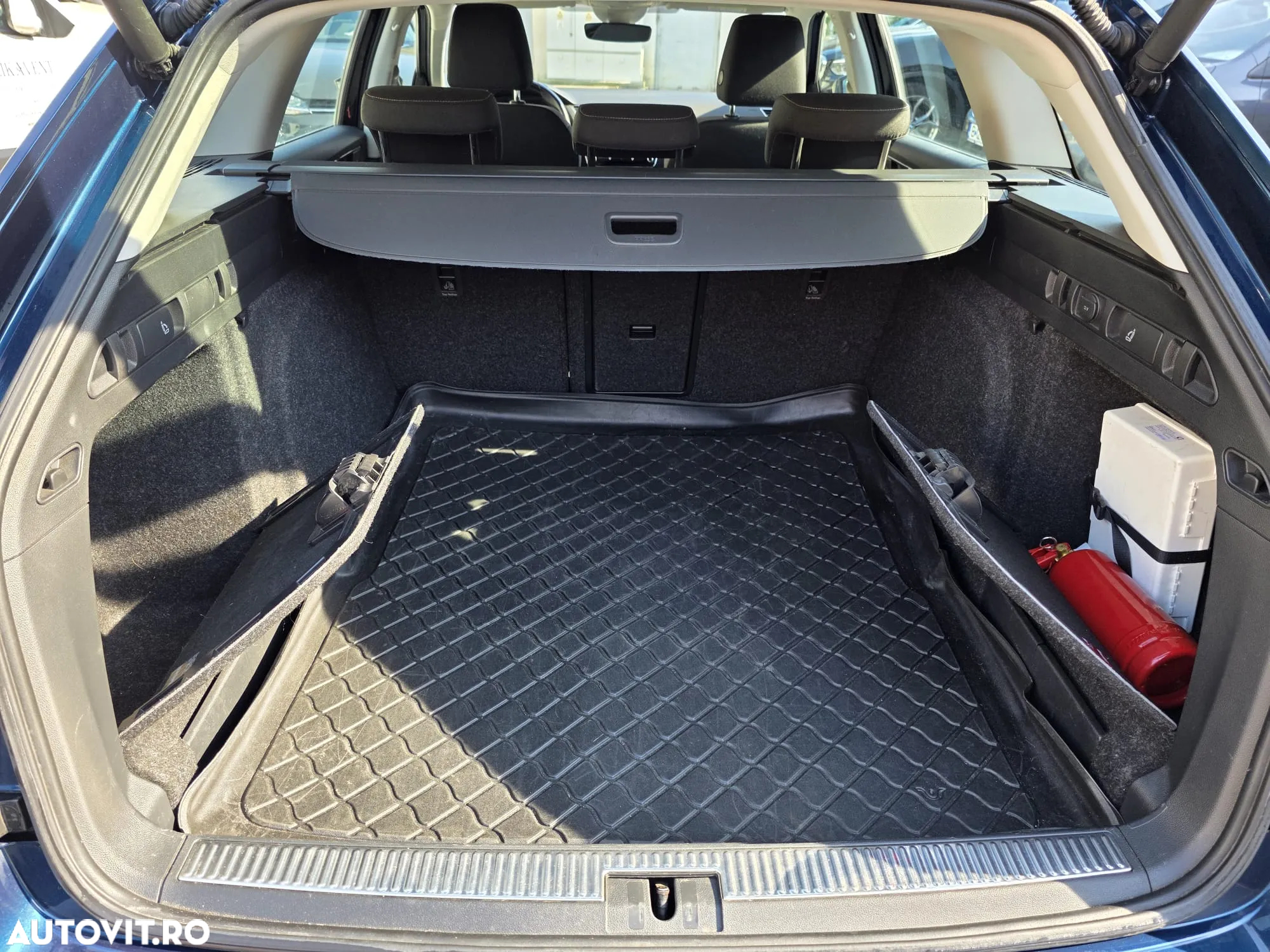 Skoda Superb Combi 2.0 TDI DSG Ambition - 26