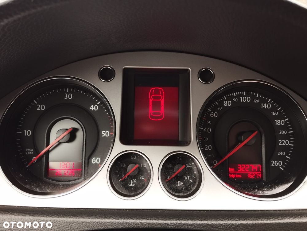 Volkswagen Passat 2.0 TDI Comfortline - 4