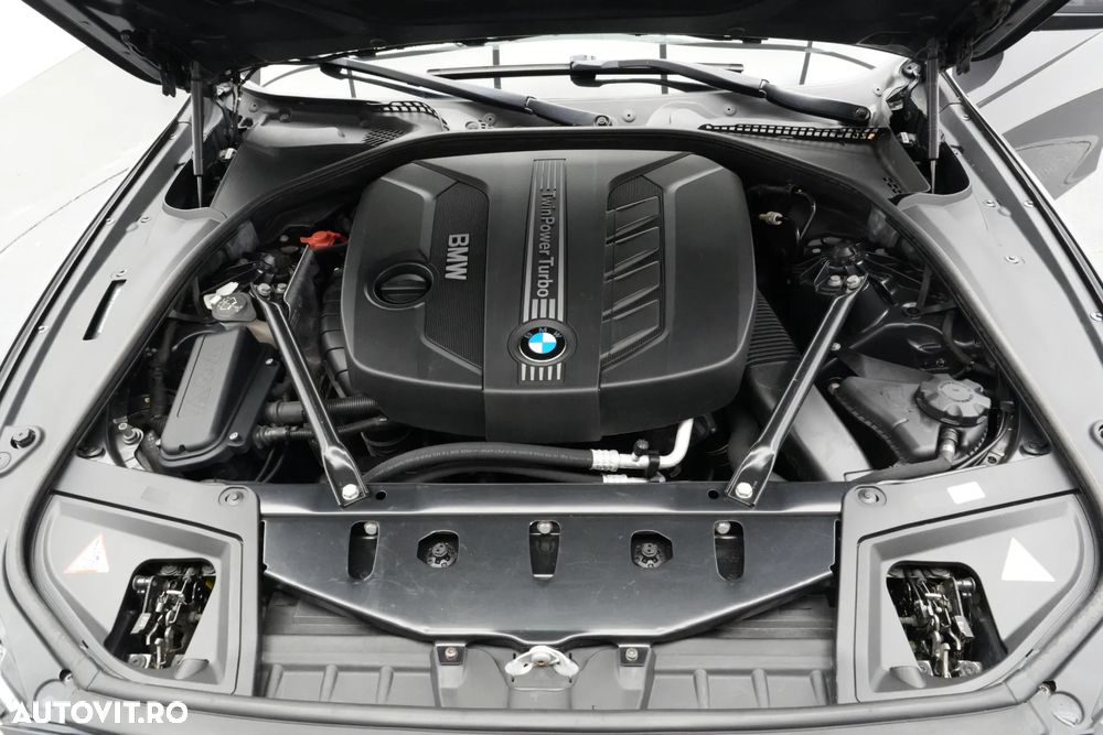 BMW Seria 5 520d xDrive - 29