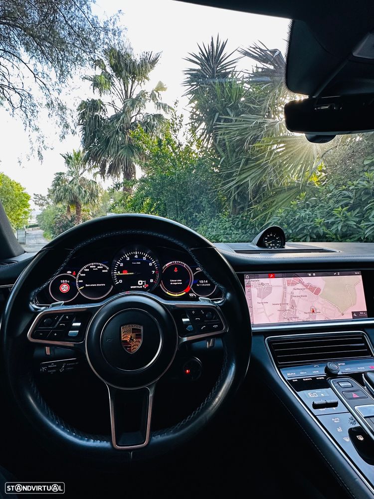 Porsche Panamera 4 E-Hybrid Edition 10 Anos - 29