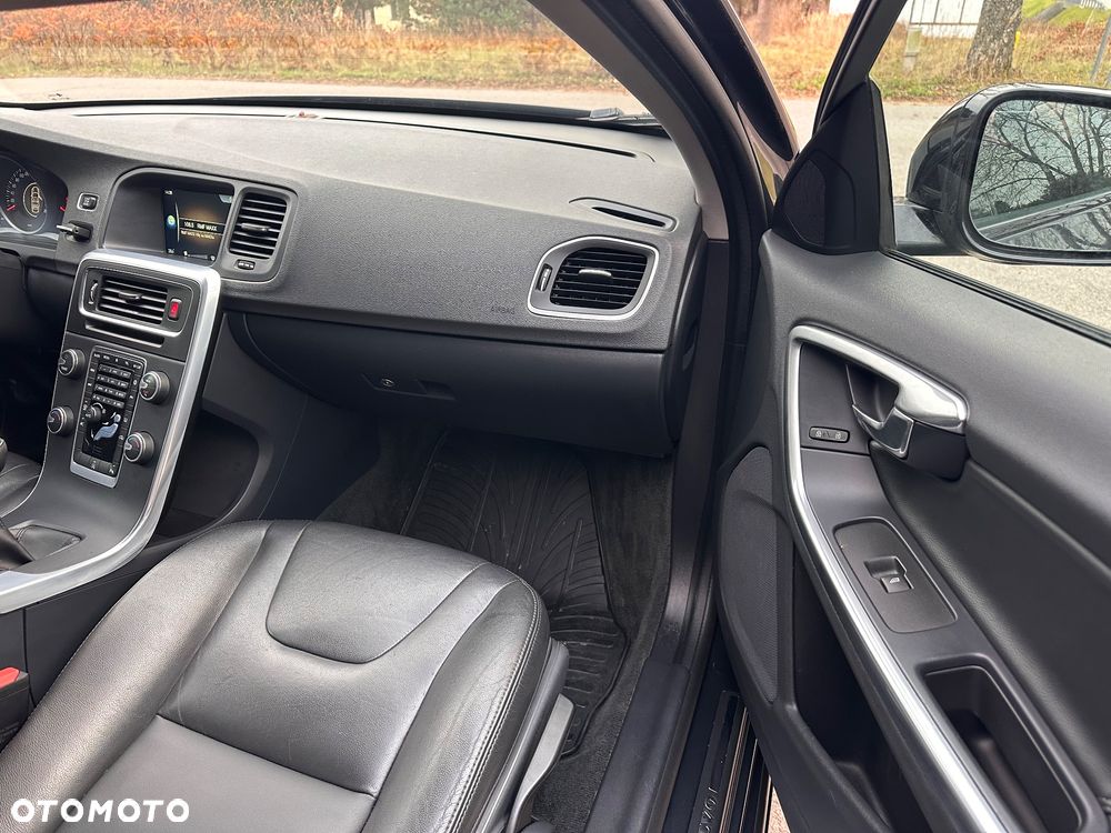 Volvo V60 D3 Momentum - 25