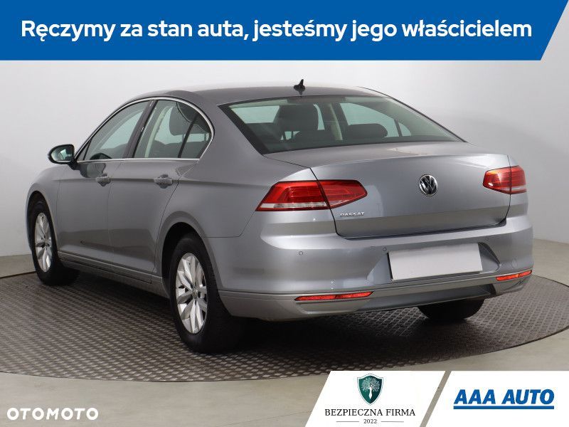 Volkswagen Passat - 6