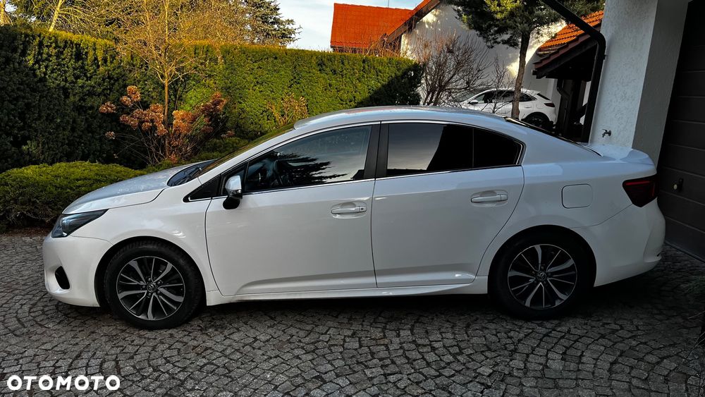 Toyota Avensis 2.0 D-4D Premium - 18