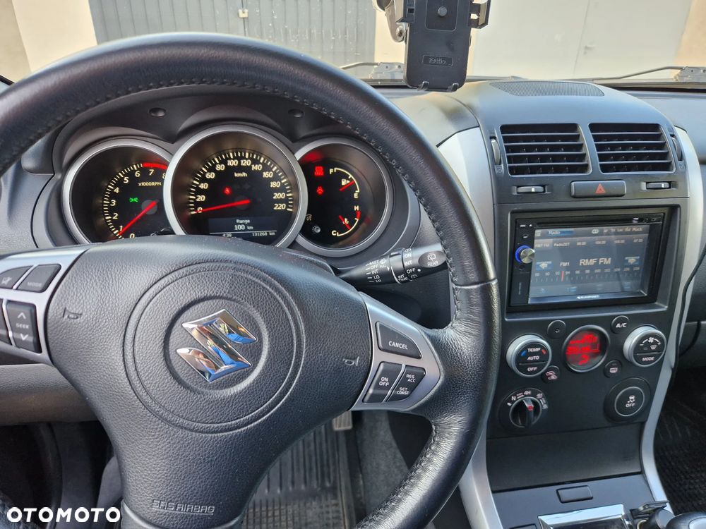 Suzuki Grand Vitara 2.4 Premium - 8