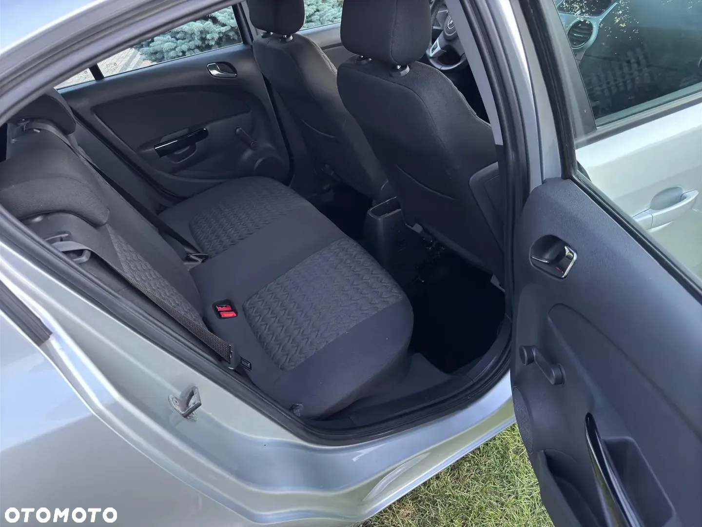 Opel Corsa 1.4 16V Active - 16