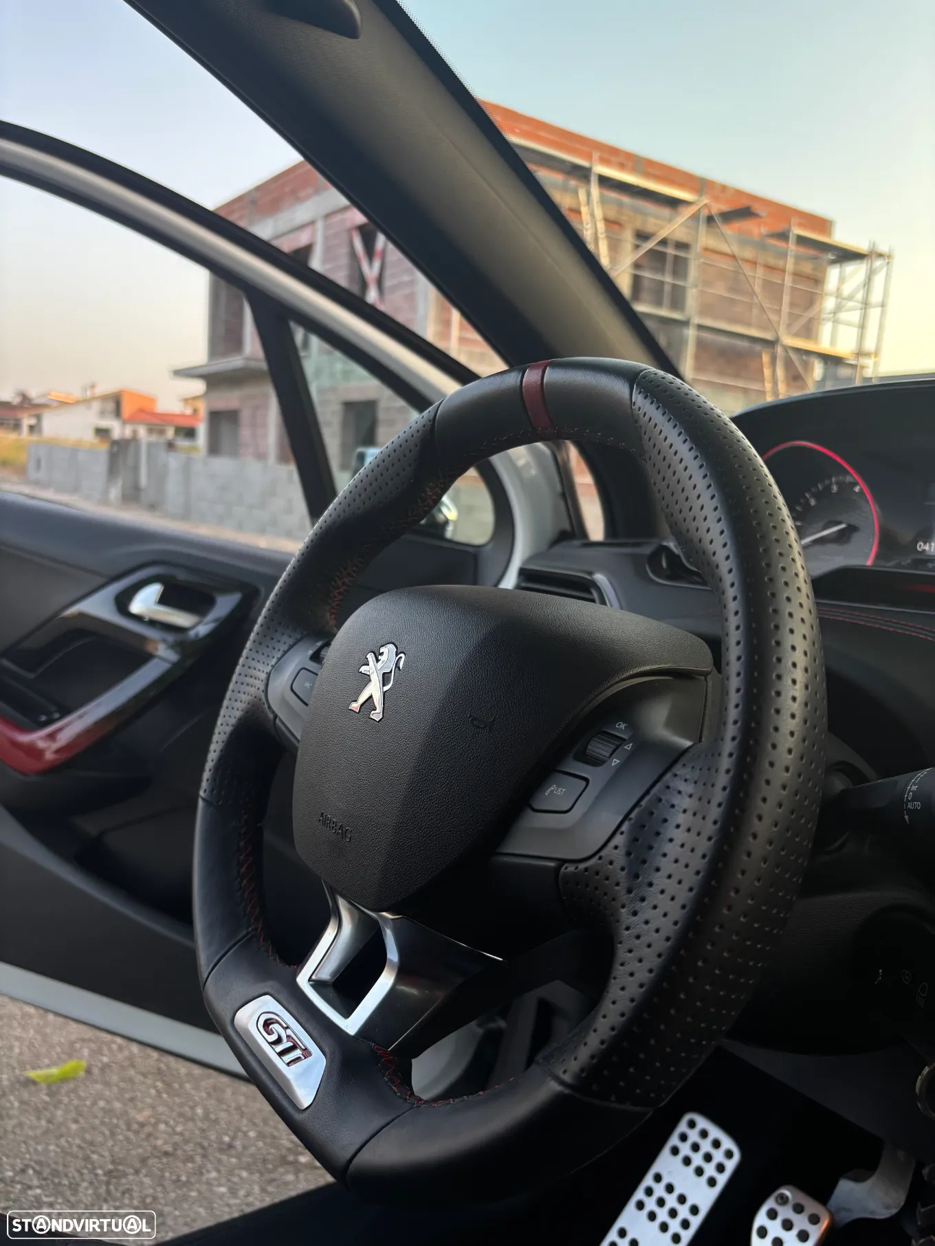 Peugeot 208 1.6 THP GTi - 28
